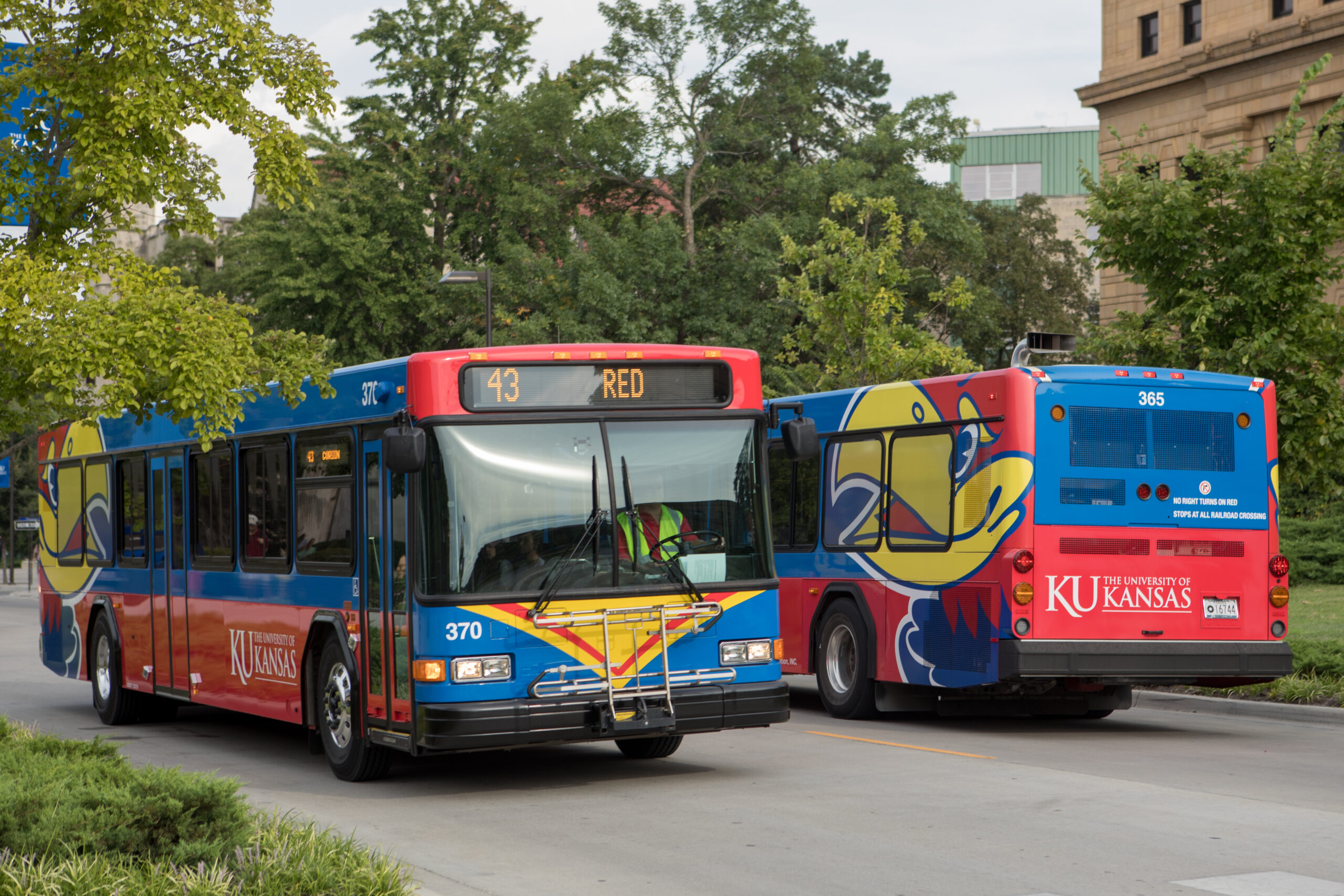 Featured image for “Transit service runs from Downtown to Memorial Stadium”